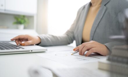 Should all insurers issue annual statements on all plans?